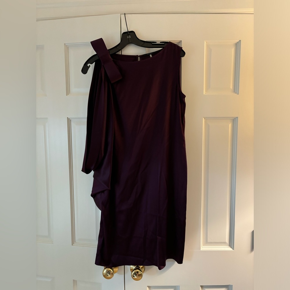 Beautiful Eli Tahari plume evening dress